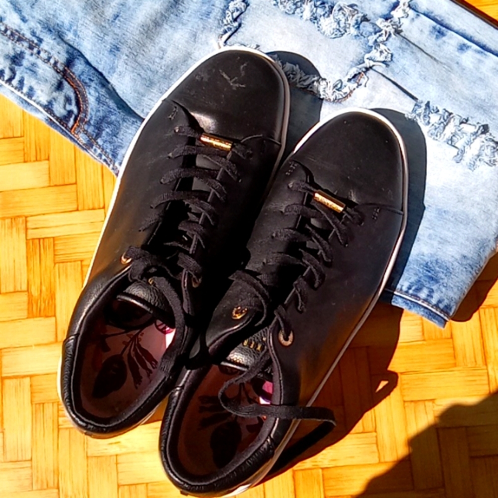 Ted Baker London-Indre Low Top Sneaker-9.  GENTLY WORN